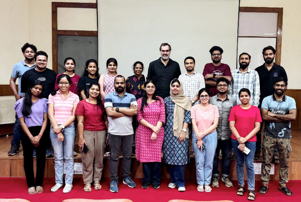 Rajamalligandee's tweet photo. Feeling grateful and proud to share this special moment ✨
A Snap📸 with my amazing PostDoc advisor, Prof. Eli Zysman Colman (@chemguy_eli ), and my students👩🔬🧑🔬
#ProfM #Research #PhDJourney #LabLife #Gratitude https://t.co/HdUAlDHMF5