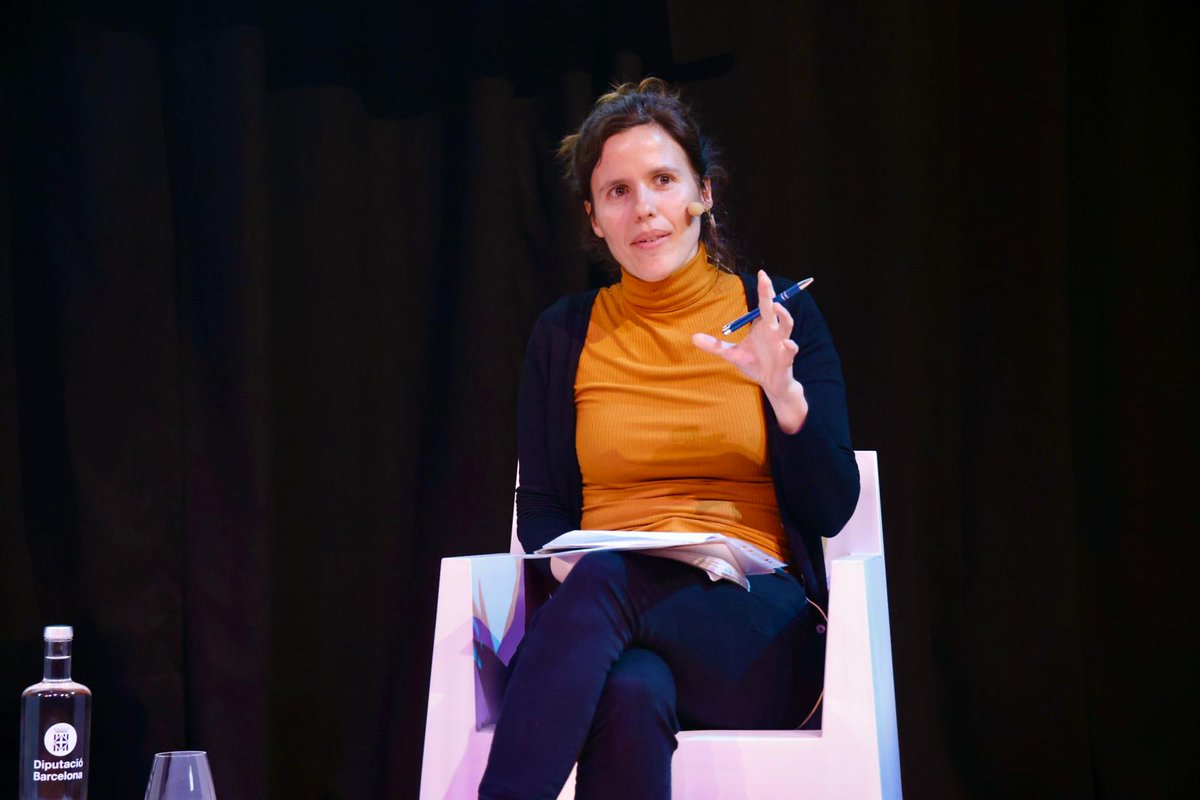 🌍 "La globalització i les noves tecnologies han tingut un impacte en els discursos d’odi i antifeministes, permetent una propagació més accelerada i amb un menor cost." 📲⚠️ <a href="/guell_berta/">Berta Güell</a> #8M #DiaDones