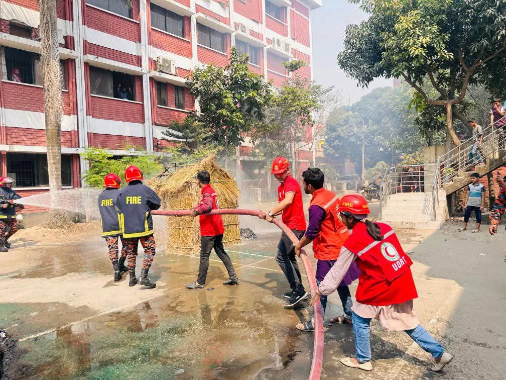ব্রাহ্মণবাড়িয়ায় অগ্নিকান্ড বিষয়ক মহড়া প্রশিক্ষণ অনুষ্ঠিত
