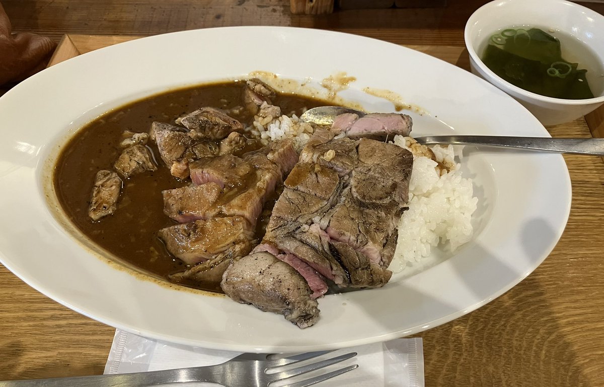 SuRuga11112222's tweet photo. こんにちは😃
病院再検査にてご飯🍚食べてないので
カレー🍛食べる
痩せなさい言われたので
ワカメスープ食べています
【明日から本気出す🫡】 https://t.co/tgNfpixe34