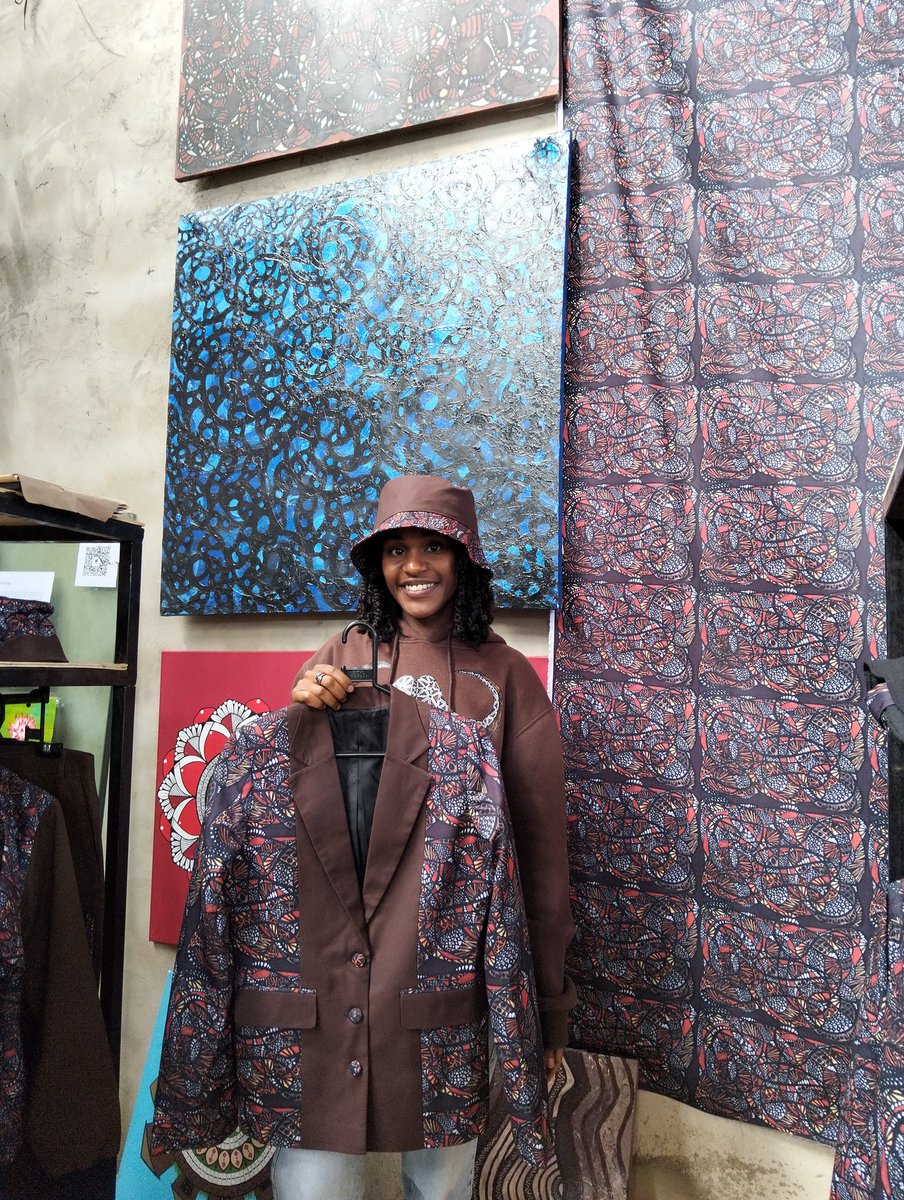 AffordableArtKe (@affordableartke) on Twitter photo Where art meets fashion.
Here's <a href="/kavsss/">Belinda</a> at <a href="/nairobidesign_/">Nairobi Design (Week)</a> week with her art and fashion line. Exhibition ongoing (12-8pm) though till Sunday at <a href="/Waterfront_KE/">The Waterfront Karen</a> Where art meets fashion.
Here's <a href="/kavsss/">Belinda</a> at <a href="/nairobidesign_/">Nairobi Design (Week)</a> week with her art and fashion line. Exhibition ongoing (12-8pm) though till Sunday at <a href="/Waterfront_KE/">The Waterfront Karen</a>