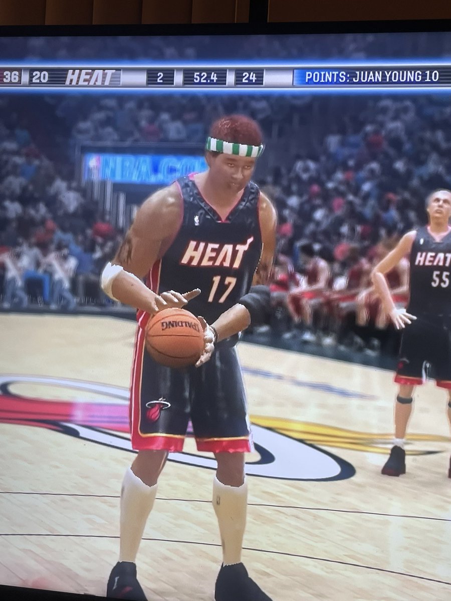 sweetjones_otf's tweet image. Lmao this what killed nba live “ 

2006

Meet Big Juan 🇳🇬🇳🇬
Holy 💩
6’9 
120 built 

He look 230 
Gtfo 

we bought this back in the day smh. Shyt

@317TeddyBear @TheNLSC @Dee4threeG @KingJMASE @VFBaller 😂😂 
#NBALive #Retro