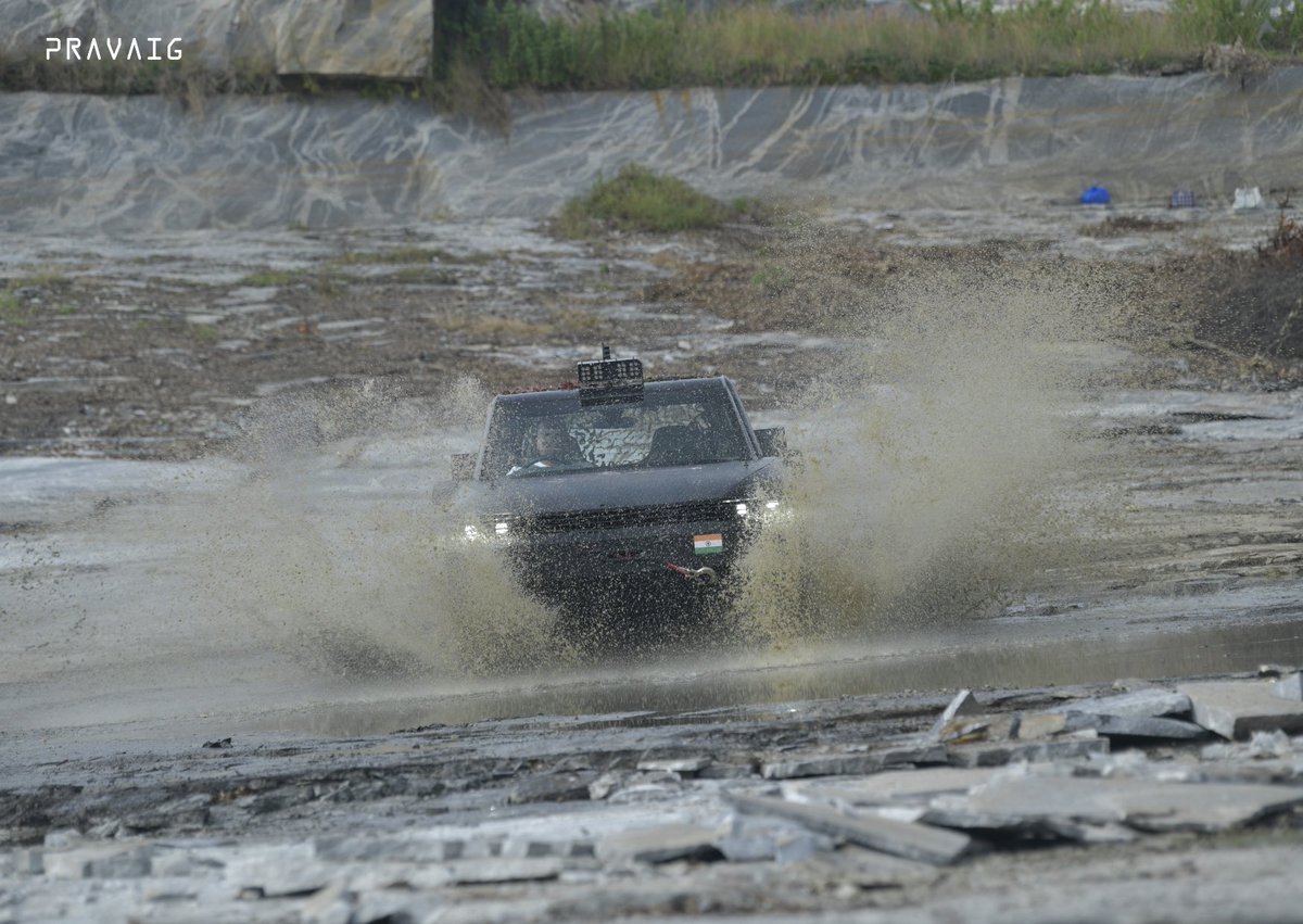 pravaigdynamics's tweet image. 🚨 Pravaig wins the PM Award for Innovation in Defence Excellence (iDEX) 🚨Bolstering Indian defence to take back control. 🇮🇳
New Delhi, 11 March 2025: Technology dependency on foreign entities has proven to be an Achilles’ heel for not just Ukraine but even India. #DefenceTech