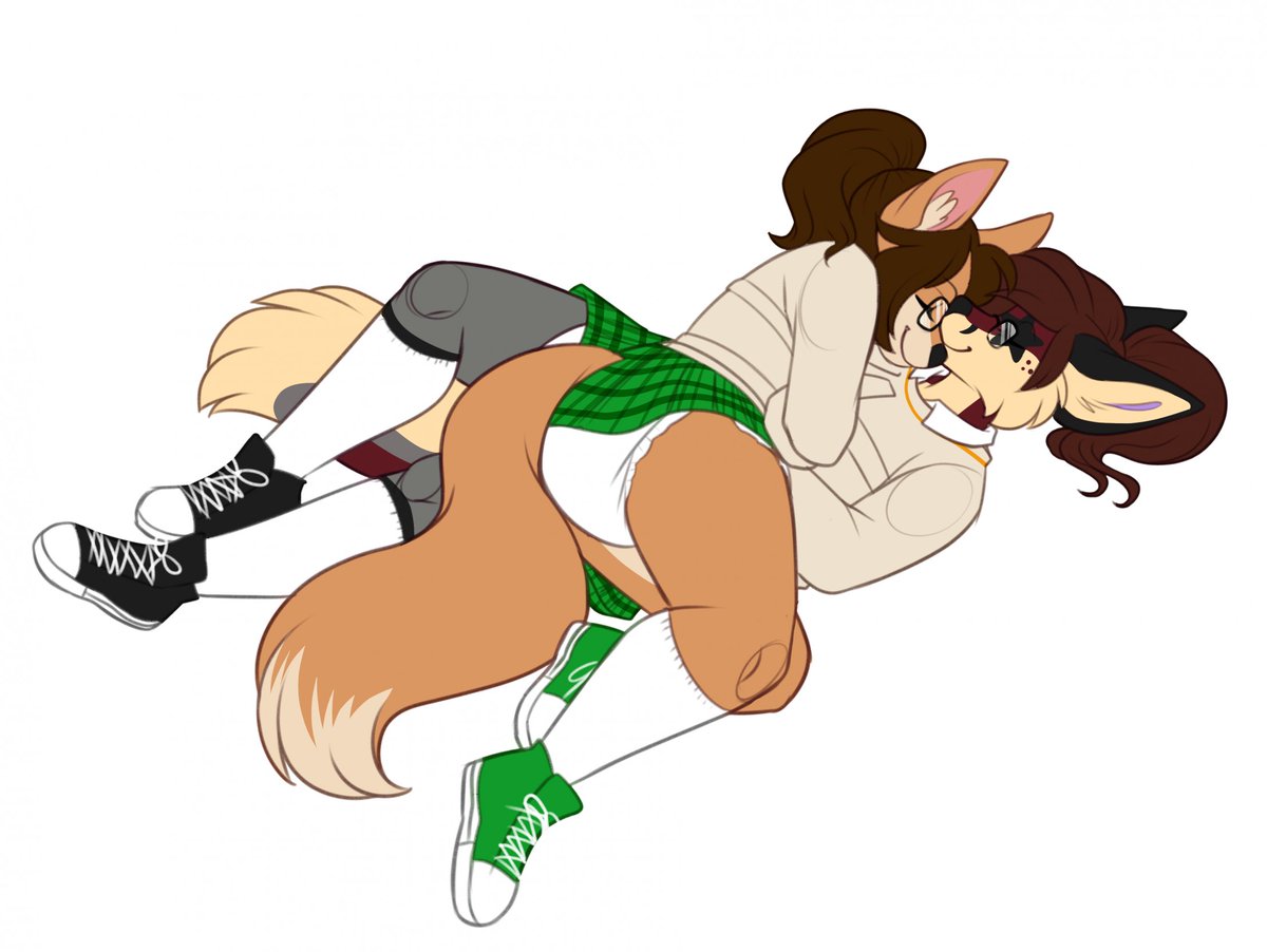 Jenny and Nova getting those straightjacket cuddles in! <3 Sketch Comm for Powhatan
♥ Website: minettefraise.carrd.co