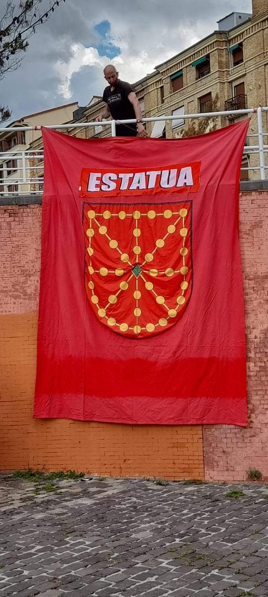 Lo que habría que reivindicar de una vez por todas es Nabarra como nuestro Estado a recuperar.