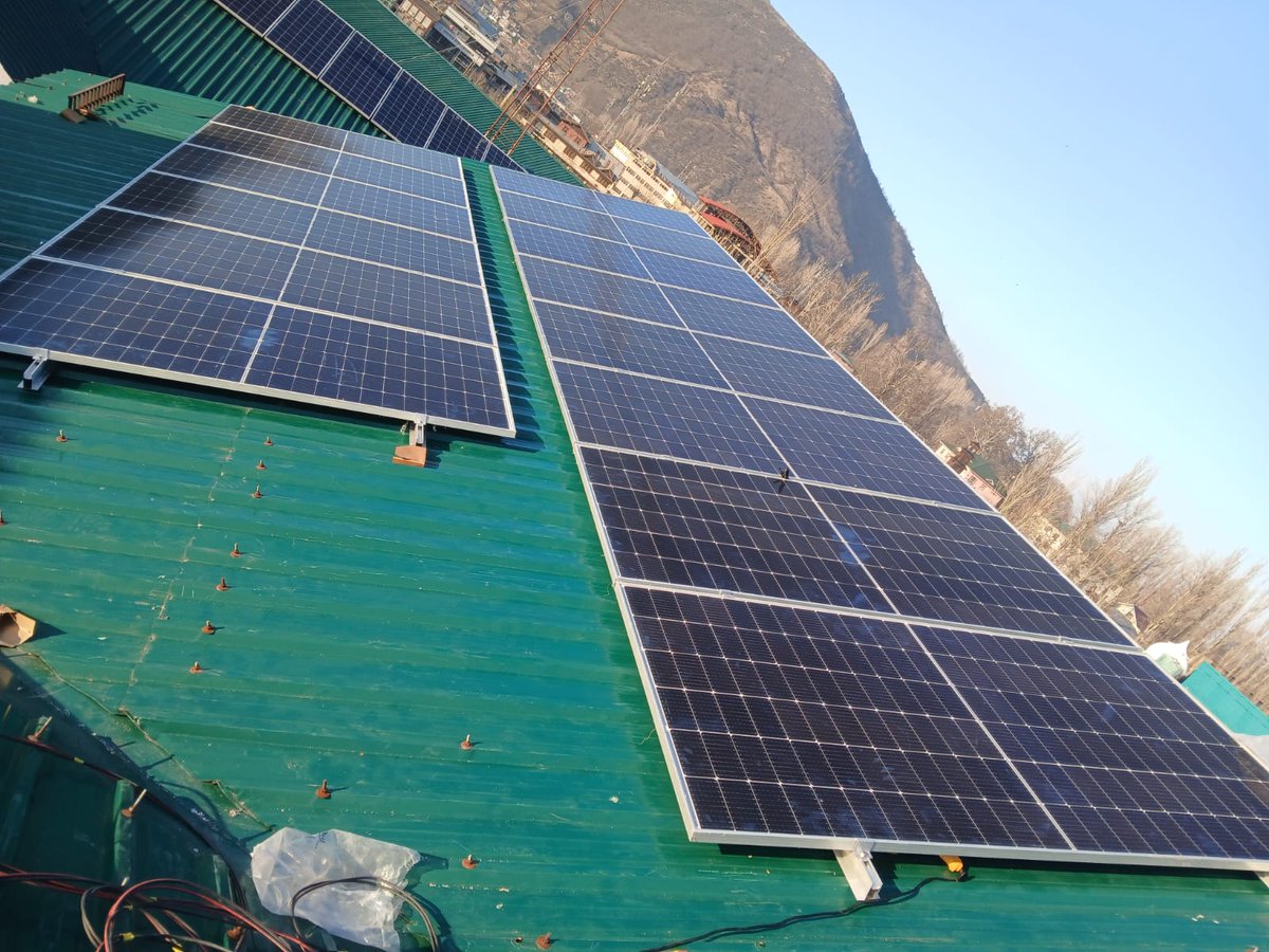 MsSolarExpert's tweet photo. "Empowering India’s Crown: Solar Energy Lighting Up Jammu &amp; Kashmir 🌞⚡ #SolarIndia #GreenJammuKashmir #SustainableFuture #CleanEnergyRevolution
#mssolarexpert #india 
This version includes India while keeping the focus on Jammu &amp; Kashmir! 😊 https://t.co/Ft85eo700A