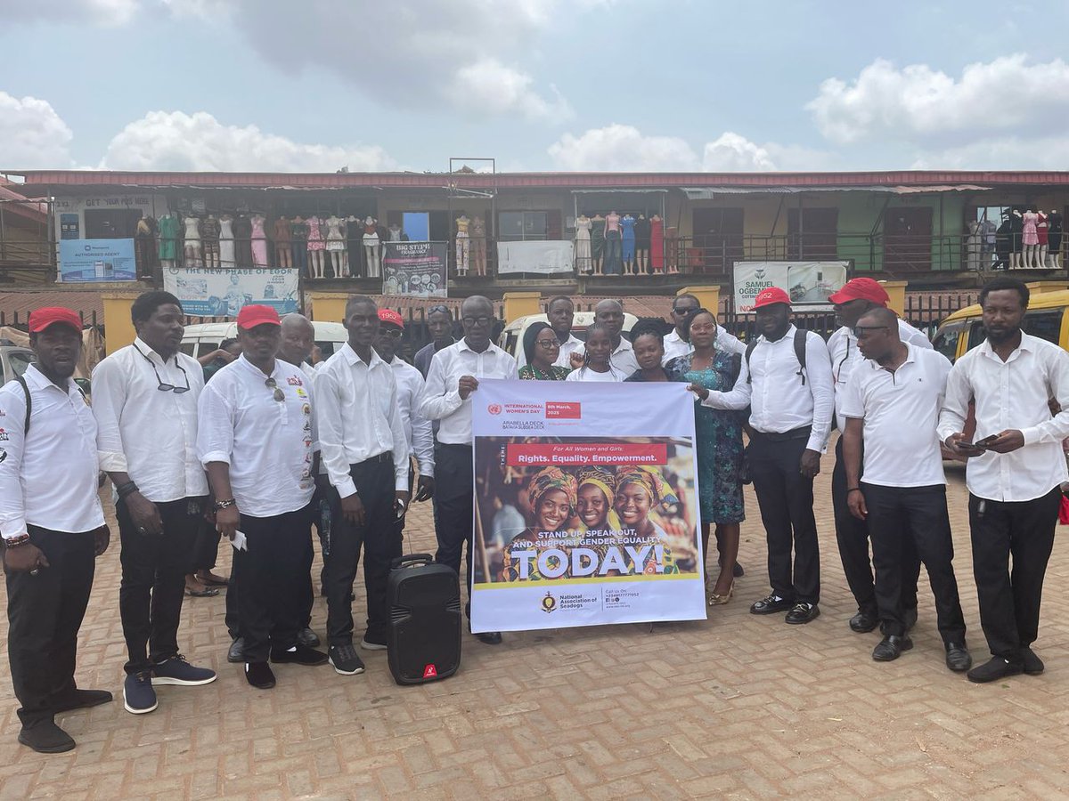NASPC1952's tweet photo. Arabella Deck (Benin 2) and Batavia Subsea Deck (The Netherlands) collaborated to
mark #InternationalWomensDay with a series of impactful engagements involving resource persons who shared valuable insights on women’s empowerment and well-being, and a visit to Uselu Market. where Counsellor  Ekhenlen spoke extensively on self-care, self-love, and the importance of prioritising mental health. During an interview, both resource persons reiterated the need for women to maintain their physical and mental well-being.