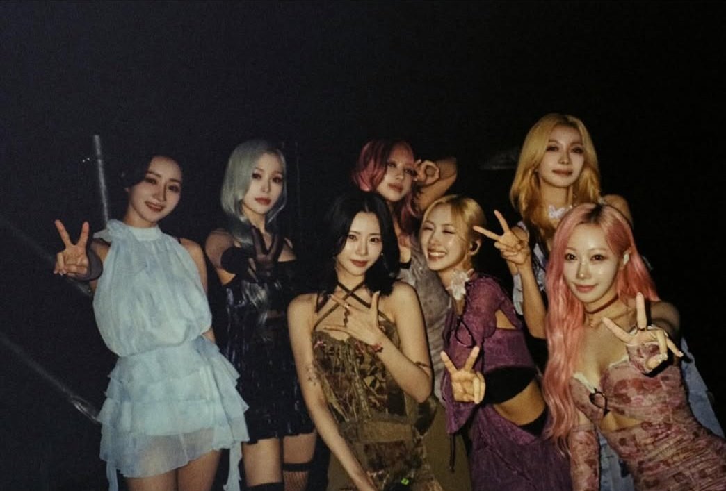 insomnicsy's tweet photo. Yoohyeon's IG Update with the BGM: Dreamcatcher BONVOYAGE 😭❤️

"My first and last loves" https://t.co/XNXoAVL97o