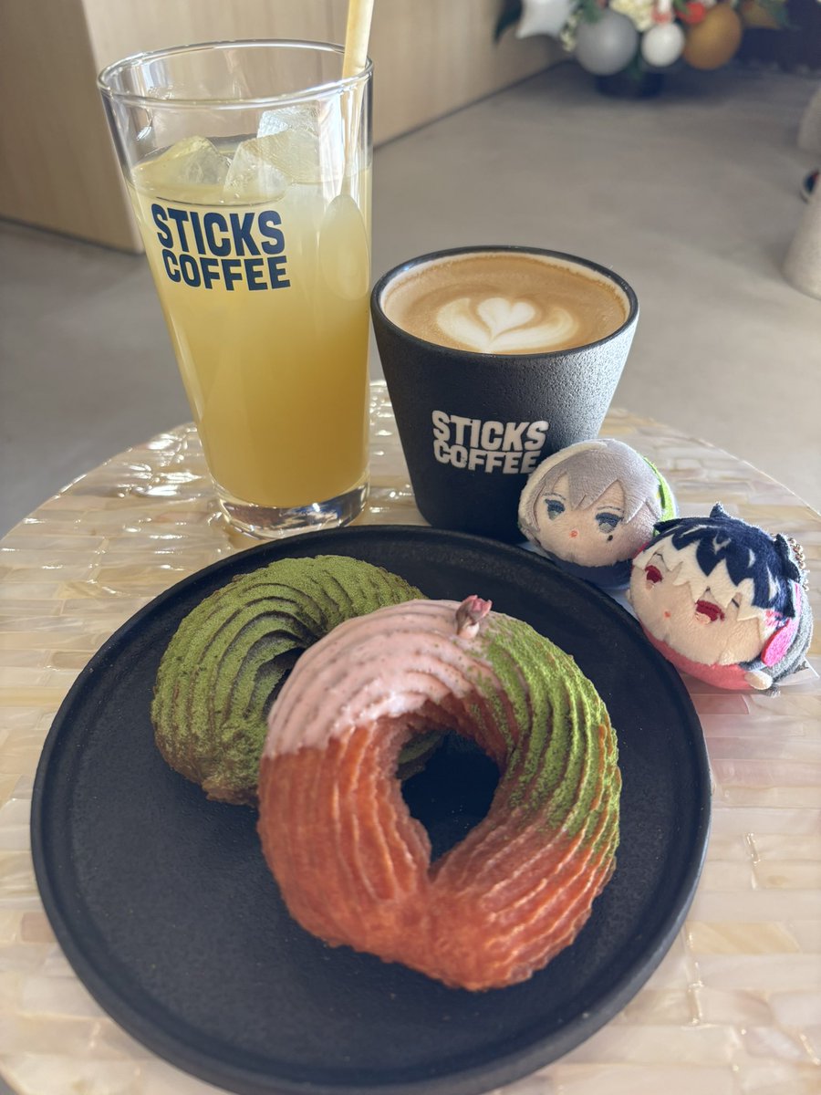 mina_i7_revale's tweet photo. 兵庫で人気のカフェ
京都に2号店ができたよ✨️
ということでお邪魔してきた!
チュロスは揚げたてで外カリッ中はもちもち💕
季節限定の桜と苺は春の香りがする(*ˊᵕˋ*)
京町家リノベカフェで和を感じながらほっと一息。
店員さん気さくで最高すぎる👍
#stickscoffee https://t.co/BCJC0V8Z7n