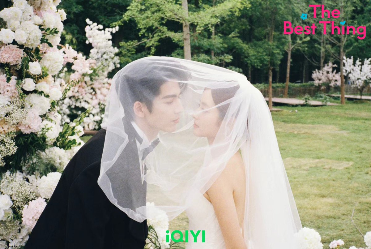 iQIYI's tweet photo. Our vows take root and flourish in this spring. 💕💍

#iQIYIOriginal #cdrama #爱你 #TheBestThing #张凌赫 #ZhangLinghe #徐若晗 #XuRuohan #王宥钧 #WangYoujun #唐九洲 #TangJiuzhou #黄灿灿 #HuangCancan #周益如 #ZhouYiru #romance https://t.co/USpwc2O9Ay