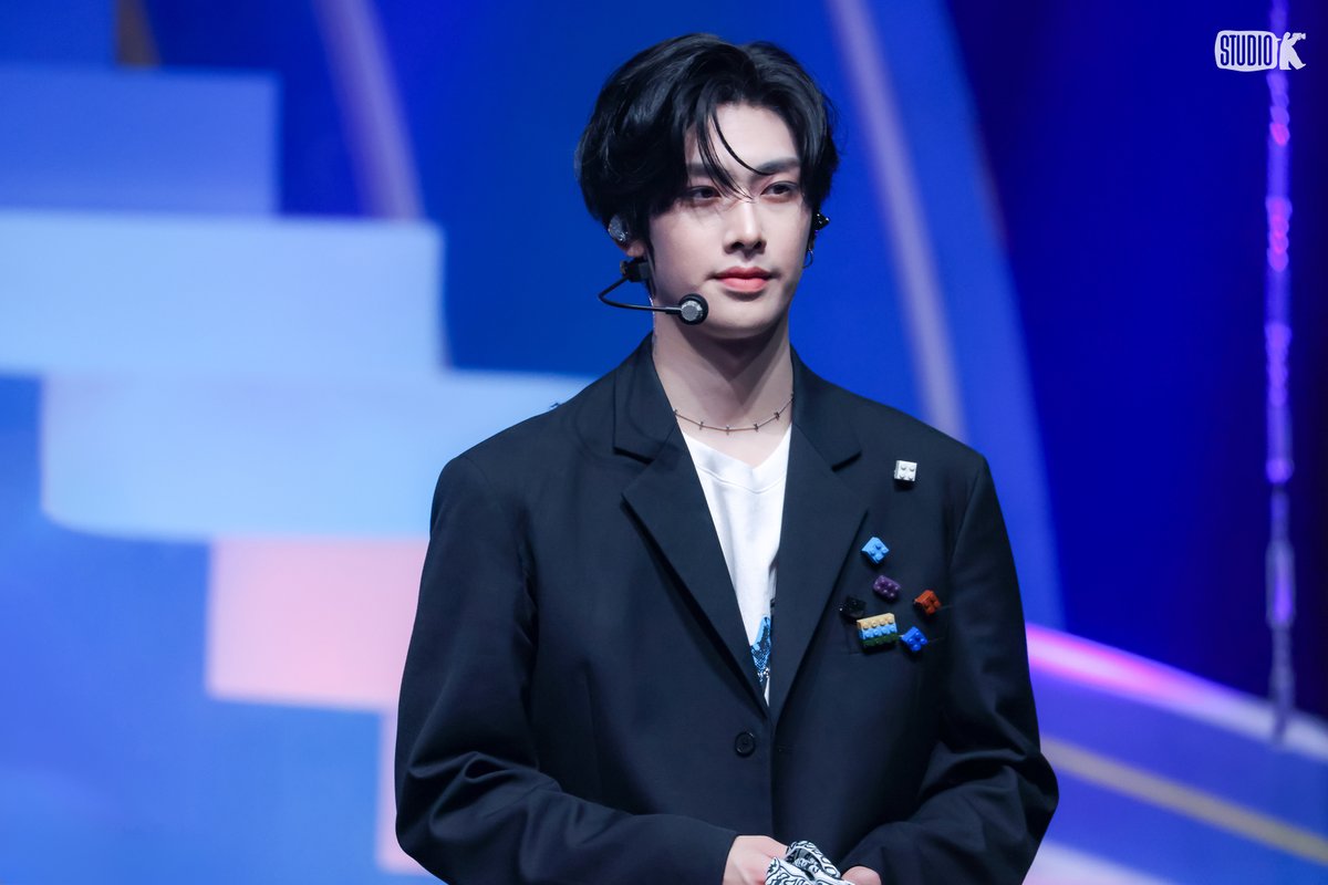StudioK_twt's tweet photo. 🏦 뮤직뱅크 금고 털이 🏦
(Music Bank Behind Photo📸)

#제로베이스원 (#ZEROBASEONE)
뮤뱅 금고 OPEN✨
#ZB1 @ZB1_official

#MusicBank #BehindPhoto #StudioK
#뮤직뱅크 #현장스틸 #뮤뱅 #금고털이 https://t.co/JAhg2UEbiT