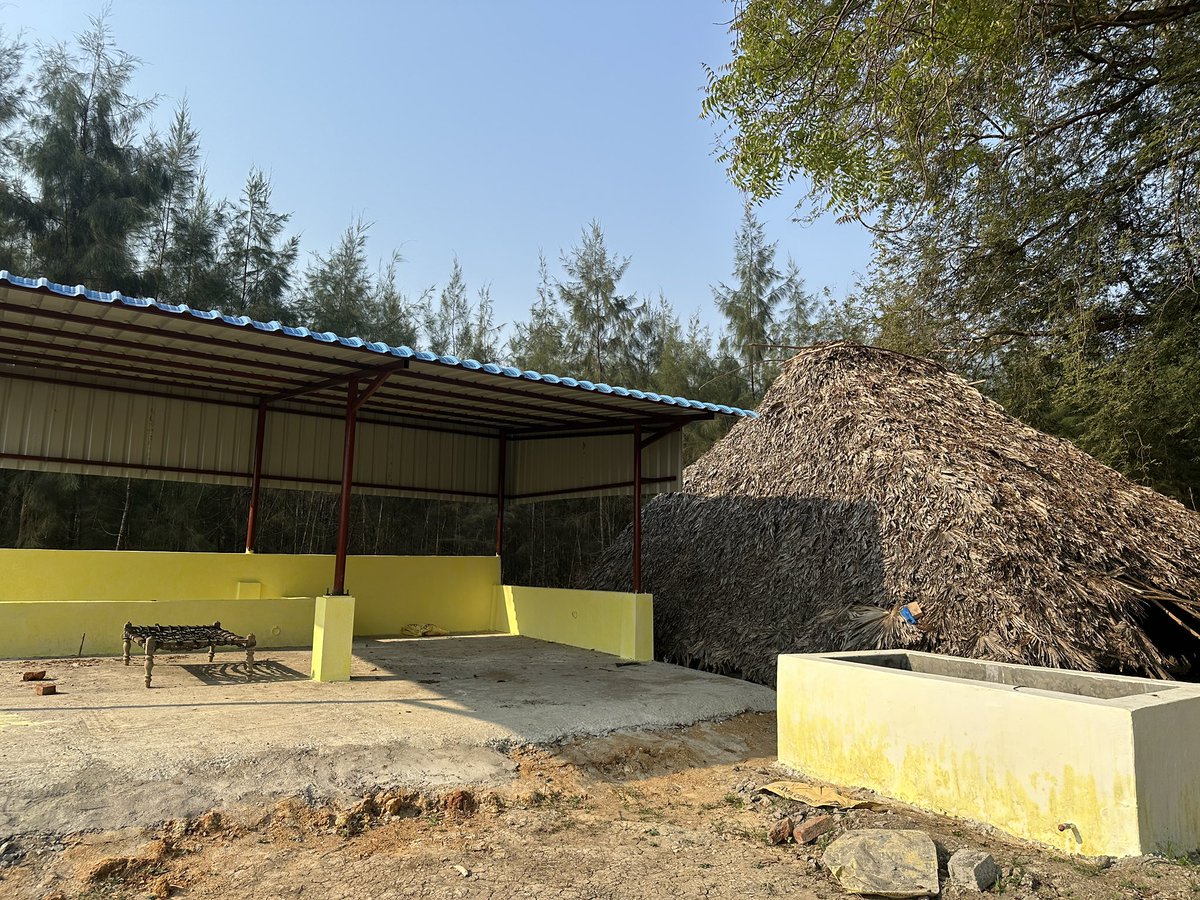 KiranBoidhapu's tweet image. ఆంధ్రప్రదేశ్, పంచాయతీరాజ్ గ్రామీణాభివృద్ధి విభాగం, అనకాపల్లి జిల్లా, చీడికాడ మండలం, ఖండివరం గ్రామంలో, ఉపాధి హమీ పథకం నిధులతో పల్లెపండుగలో భాగంగా పూర్తి అయిన గోకులం షెడ్లు. 👏🫡

@PawanKalyan @mvrkteja 
#MeriMaatiMeraDesh #JSACTR2023
@IndiaMGNREGA @MgnregaGoi #PallePanduga