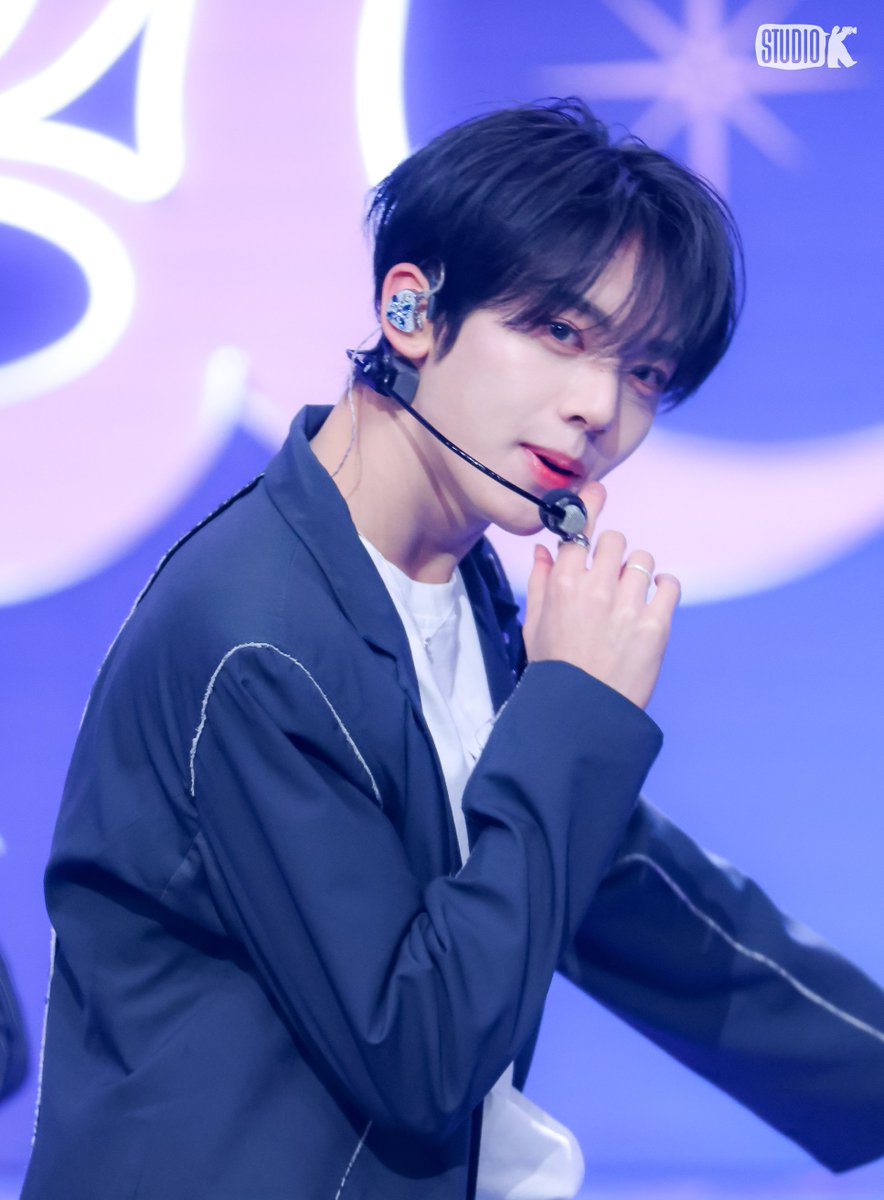 KBS Kpop (@studiok_twt) on Twitter photo 🏦 뮤직뱅크 금고 털이 🏦
(Music Bank Behind Photo📸)
#제로베이스원 (#ZEROBASEONE)
뮤뱅 금고 OPEN✨
#ZB1 <a href="/ZB1_official/">ZEROBASEONE</a>
#MusicBank #BehindPhoto #StudioK
#뮤직뱅크 #현장스틸 #뮤뱅 #금고털이 🏦 뮤직뱅크 금고 털이 🏦
(Music Bank Behind Photo📸)
#제로베이스원 (#ZEROBASEONE)
뮤뱅 금고 OPEN✨
#ZB1 <a href="/ZB1_official/">ZEROBASEONE</a>
#MusicBank #BehindPhoto #StudioK
#뮤직뱅크 #현장스틸 #뮤뱅 #금고털이