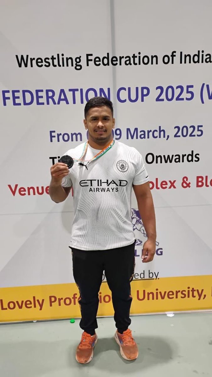 VajraCorps_IA's tweet image. Congratulations to Gunner Sushant Tambulkar of #GoldenArrowDivision for winning a Bronze Medal in the 92kg Freestyle event at the #FederationCup Senior #WrestlingChampionship, organized by #WFI.
Your hard work, resilience and commitment reflect the spirit of a true warrior.…