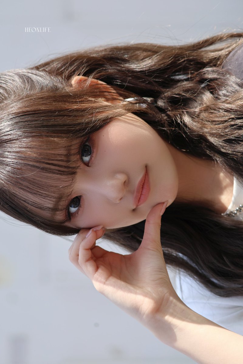 HEONLIFE's tweet image. 🤲🏻🫳🏻

#한지은 #JIEUN 
#YOUNGPOSSE #영파씨