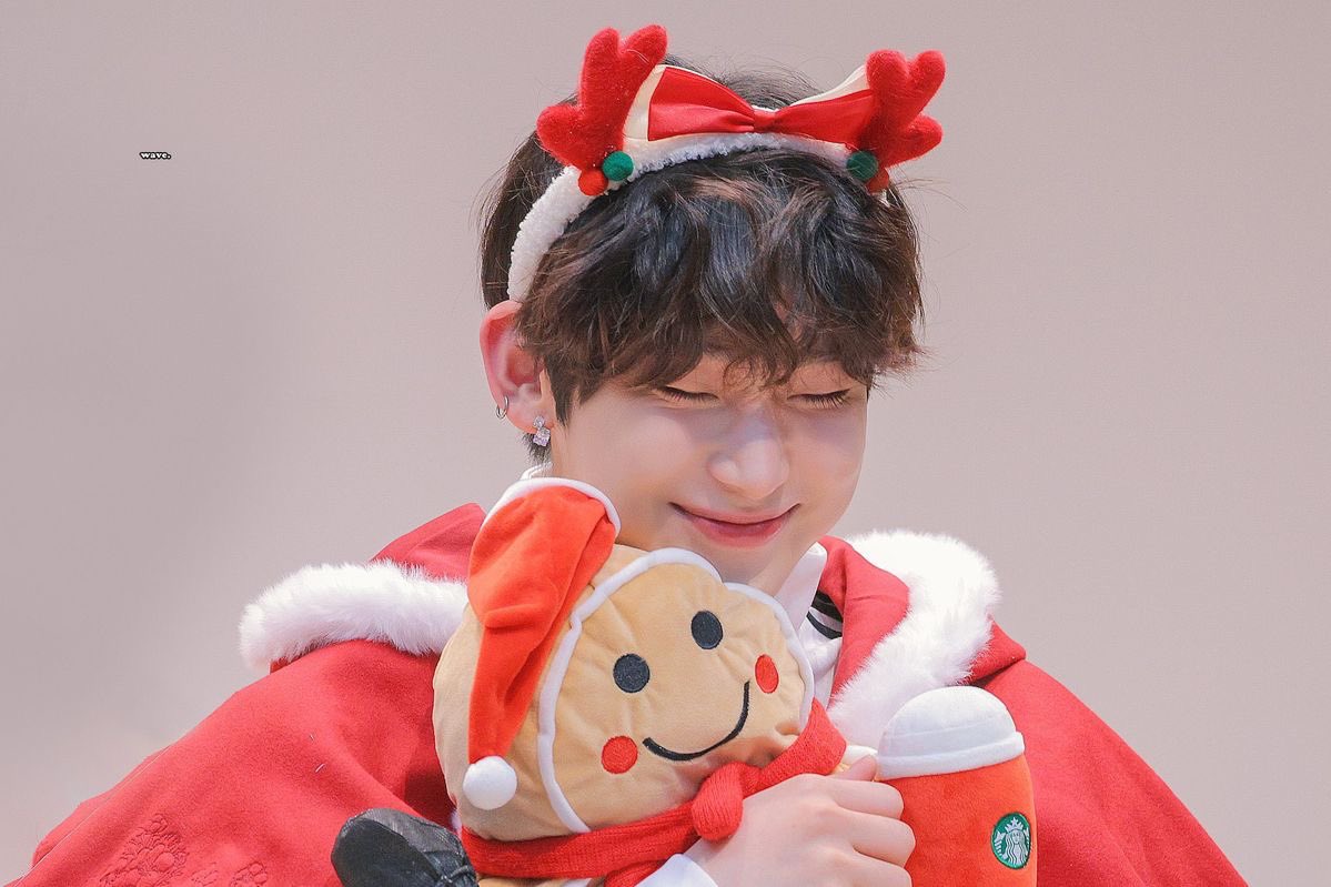 enhacake's tweet photo. sunoo’s donation name was “patient’s happiness fund” and the fact that sunoo donated the money in december…. during christmas…. his favourite time of the year… when he feels happy he always wants to share his happiness with everyone ☹️ https://t.co/oYIopQKLNp