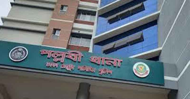 গভীর রাতে থানায় যুবকের অতর্কিত হামলা, ওসিসহ আহত ৩