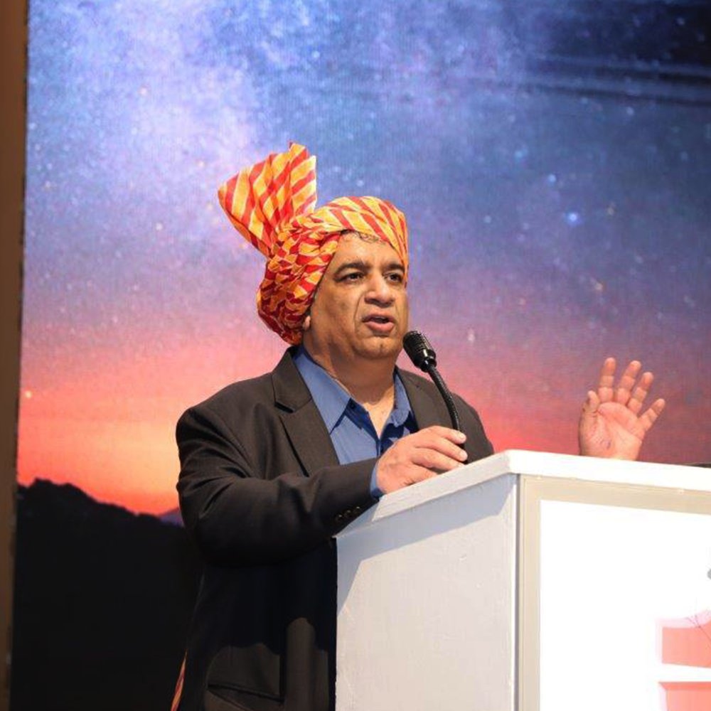 TataAIA_Life's tweet image. As part of our #PledgeToProtect initiative, 500+ advisors, leaders, and employees came together in Delhi to drive insurance awareness. The event, addressed by Tata AIA Life Chief Distribution Officer, Amit Dave, concluded with a Road Yatra, reinforcing our mission to secure 1