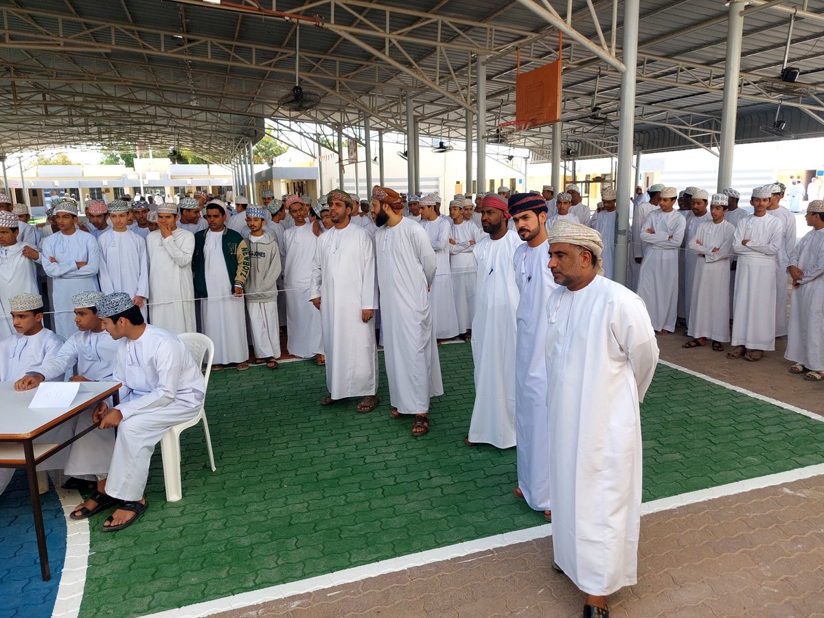 لخلق روح التنافس الإيجابي بين الطلبة ، وتنمية المهارات الثقافية بينهم ، الاستاذ/أحمد العجمي يواصل تقديم المسابقة الثقافية الرمضانية 
#فعاليات_تعليمية_شمال_الباطنة
#تعلم_مستدام
@AL_Ashraaaf