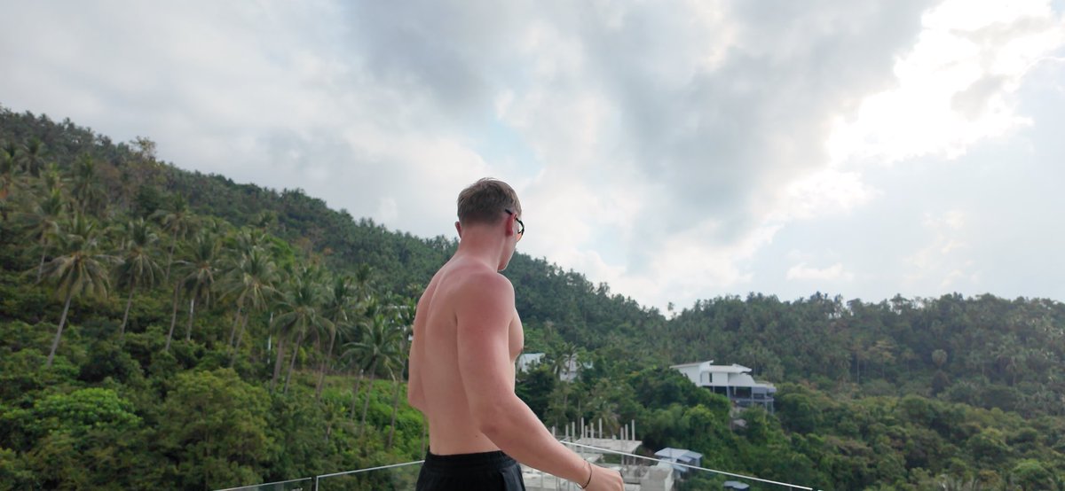 denkravchu's tweet photo. I travel a lot, but I work everywhere 24/7. Sounds not fun haha. However switching up the view behind my laptop really helps me stay locked in. https://t.co/4yWqjhPCQe