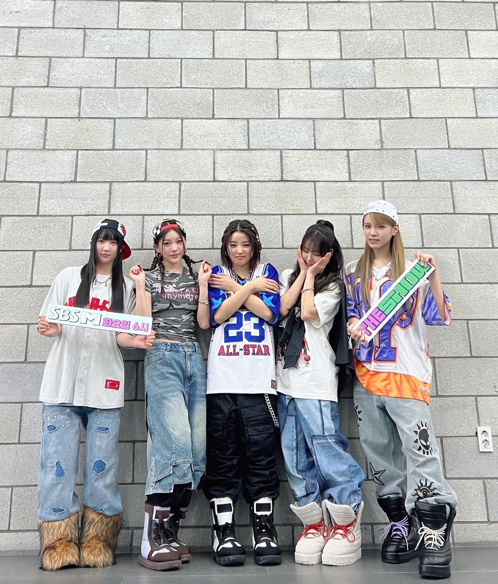 theshow_offcl's tweet image. #더쇼 캐스터가 날씨 알려드립니다‼️💨

️⚠️ 여러분 요즘 날씨 정말 조심해야 한대요…
기후 이상이랑 지구온난화 이슈로 날씨가 오락가락해서💦 따뜻하게 챙겨 입지 않으면 몸이 으슬으슬 춥고🥶 재채기가 자꾸 나오는 것이🤧 #COLD 해져버려서 #영파씨 를 한없이 사랑하고💗 안아주고…