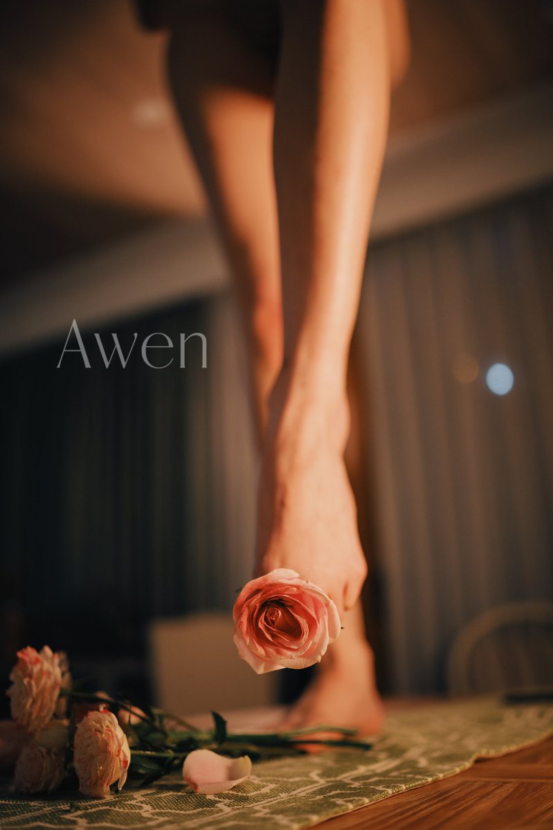 福利姬Awen分享的黄推图片2 - 网红私拍内容