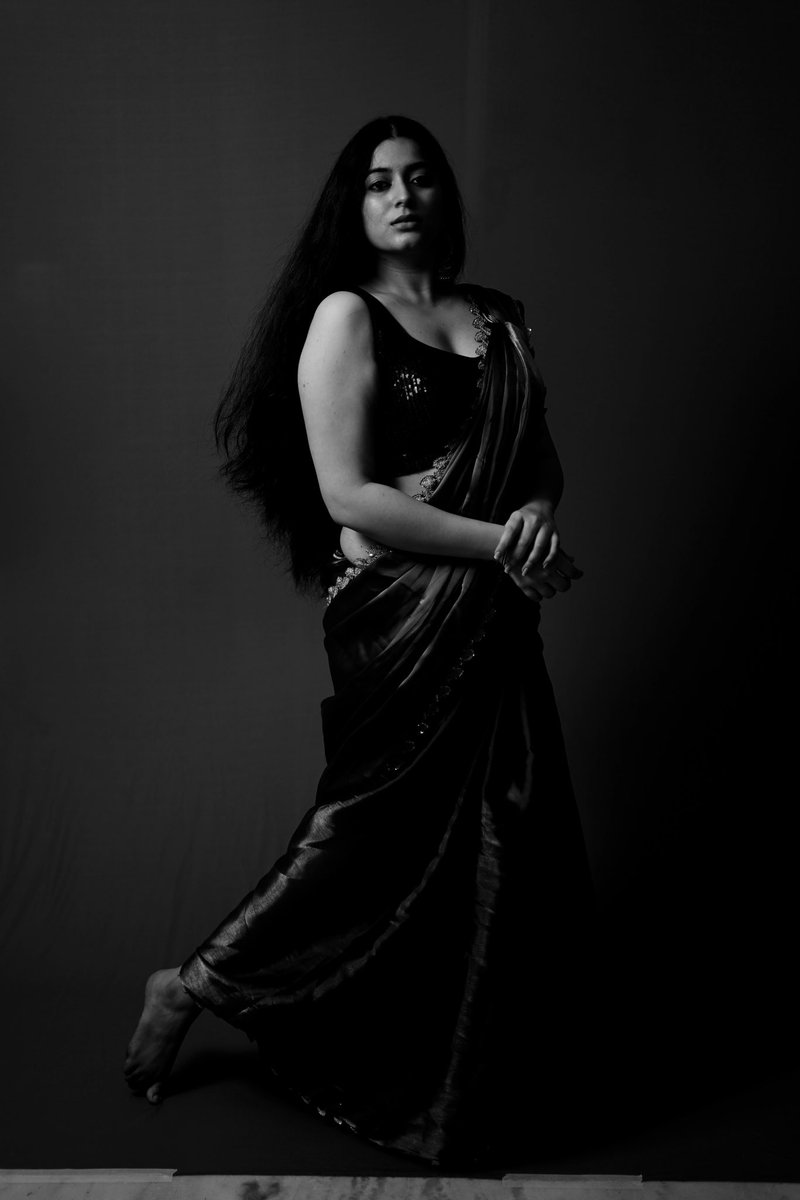 im_ksudha's tweet photo. Upcoming!! Guess the saree colour? https://t.co/3WdPUaIMMW