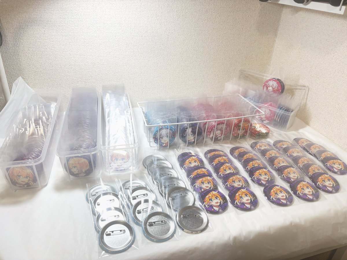 Boo_ran00's tweet image. とりあえず缶バ結果！たくさん開封するの大変だったけど楽しかった〜😌🫶🏻
全部の絵柄可愛いしどれも細かくてキラキラで𝑺𝒐 𝒄𝒖𝒕𝒆...だった😽
 #のっきさんごきげんよう