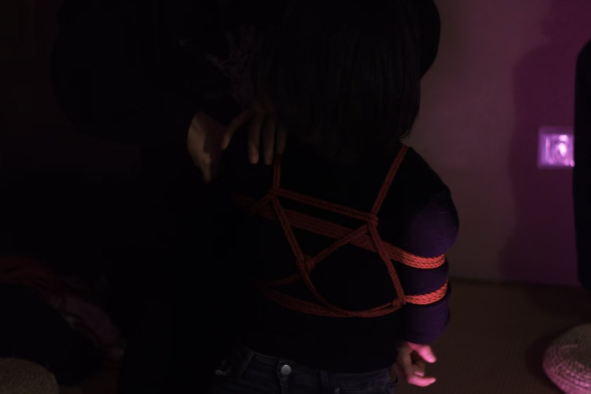 一次愉快的互缚体验
出镜: <a href="/Song0302_/">Song</a> &amp;凉籽
摄影:<a href="/kingsmaner/">般若_shibari</a>
场地:<a href="/CaiCai_Shibari/">縩綵菜菜</a>