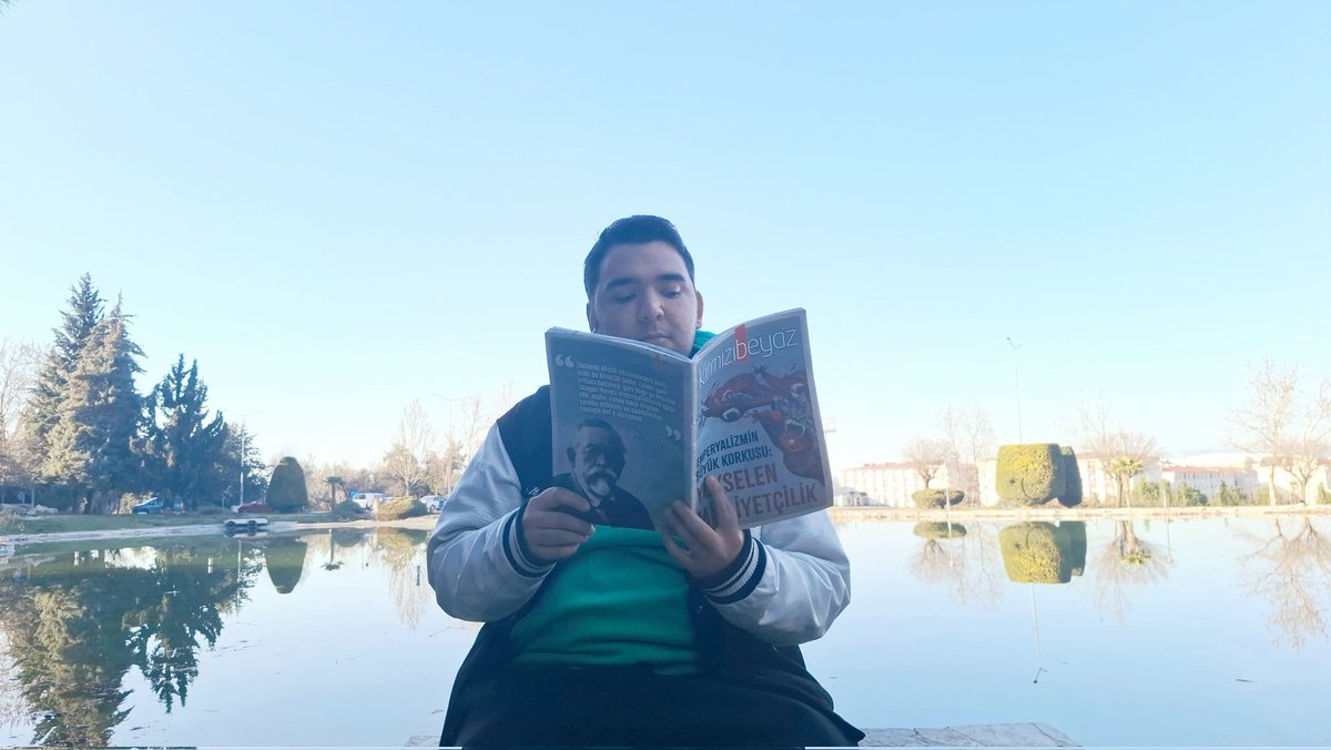 kbdergi's tweet photo. 📌Emperyalizmin Büyük Korkusu: YÜKSELEN MİLLİYETÇİLİK

Kırmızı Beyaz dergisinin 61. sayısı; üniversitelerde, amfilerde, kütüphanelerde, gençliğin olduğu her yerde... 

Dergimizi edinmek için ⬇
📞0552 646 8252 https://t.co/mRm3sKQNQE
