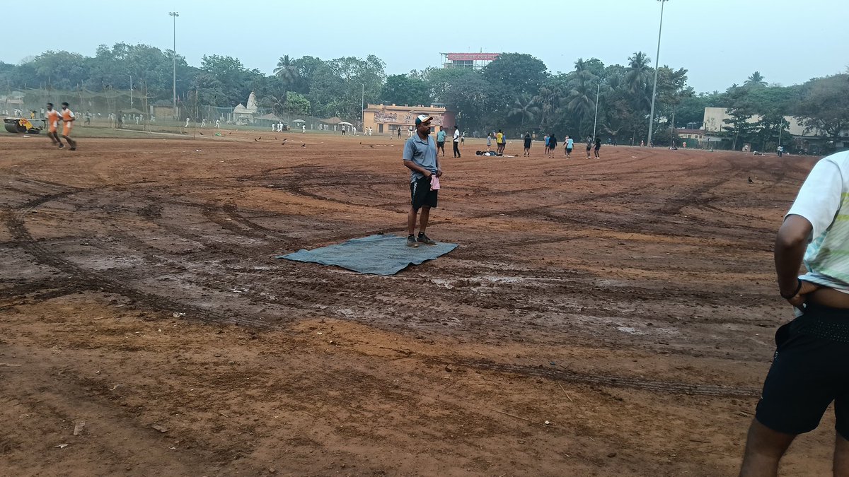 If watering is done this way at Shivaji Park then how are we to play on such a ground ? Pls teach the truck driver how to water and not make monsoon sludge 
<a href="/mybmc/">माझी Mumbai, आपली BMC</a> <a href="/mybmcWardGN/">WARD GN BMC</a> <a href="/saveshivajipark/">ShivajiMaharajPark ALM</a> <a href="/mumbaimatterz/">मुंबई Matters™🇮🇳</a> <a href="/TOIMumbai/">TOI Mumbai</a> <a href="/lokmat/">Lokmat</a>