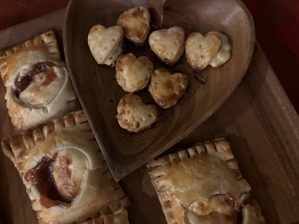 Made strawberry cream cheese tarts and they’re better than Mcdonald’s cause they don’t taste like plastic &amp; are made with love instead of corporate slavery 😗