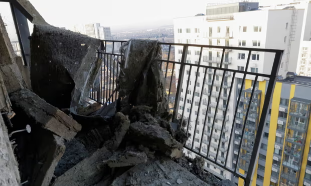 nilecitizens's tweet photo. https://t.co/7nESFBUvzZ 
Ukraine launched its largest-ever drone attack on Moscow early on Tuesday, targeting the Russian capital and surrounding regions. https://t.co/1HNiml079D