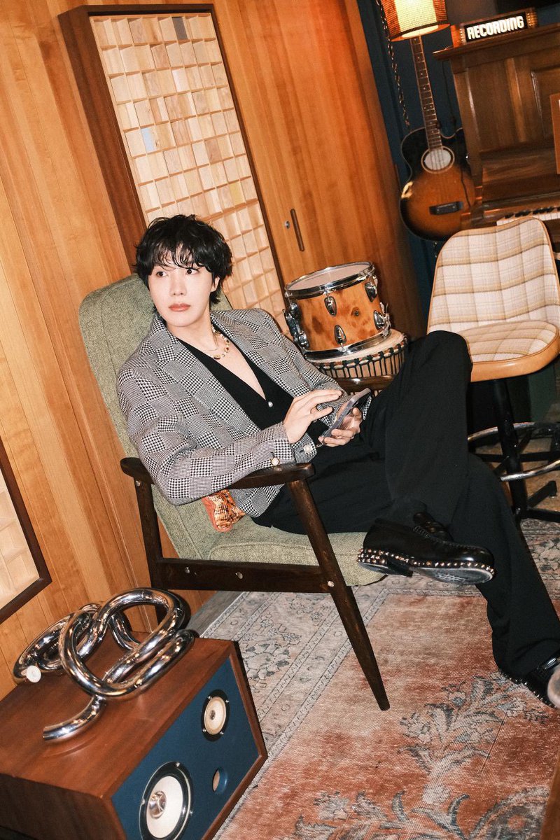 Me7with's tweet image. Actualización del canal #HopeTo de BTS en Instagram !!! 

호비 On Fallon 🎤✨️

instagram.com/channel/AbYmW6…