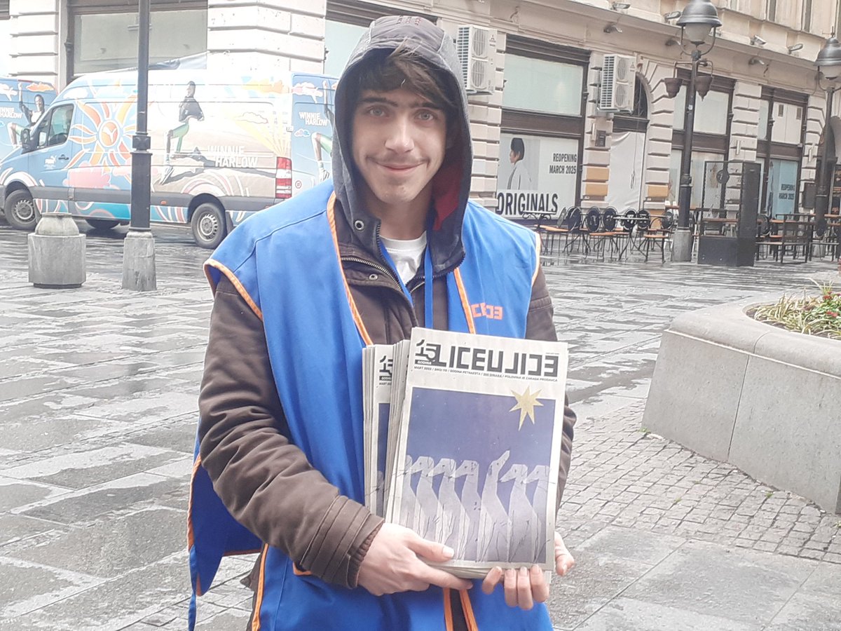 NEMOJTE DA ZAOBIĐETE GEORGIJA PRODAVCA <a href="/liceulice/">liceulice</a>

Evo, veseo, ovog jutra  prodaje martovski broj. Ja kupila a mozete i vi ako ga sretnete. ❤