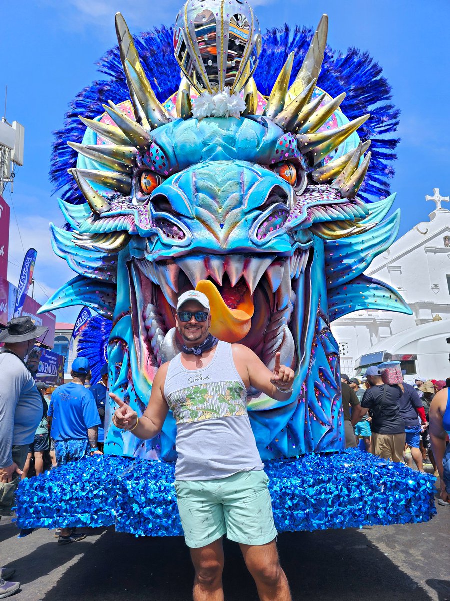 dhanivander's tweet photo. Carnaval 2025 ~ Calle Arriba de Las Tablas ⚘️ #Tonadas #Carnaval #Arte #Fantasía #Coronación #70Coronas #CalleArribaDeLasTablas #CalleArriba #LasTablas #LasTablas2025 #CalleArriba2025 #Carnaval #CarnavalTitanio #laTitanio #Miau https://t.co/K1qwygletE