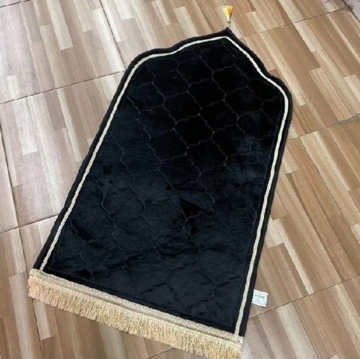 elianafarida's tweet image. Rekomendasi sajadah untuk menemani ibadahmu #sajadah #premium #turki #shopeeaffiliate #racunshopee #shopeeID

- A thread