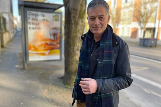 🍔🍟"Une incitation permanente" : le coup de gueule d'un médecin de #Fontainebleau contre les pubs de fast-foods actu.fr/ile-de-france/… via <a href="/actufr/">actu.fr</a>