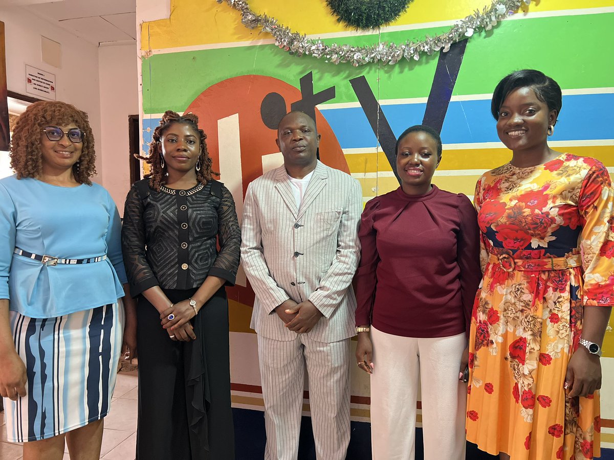 FynSimi's tweet image. We had an amazing time with HiTV Cameroon, to talk about our role as youth MPs and Senator, and how we empower young African Female Leaders for Nation Building, you can watch the full clip on their Facebook and YouTube page. 
Thank you HITV for having us  ✨
#youthempowerment