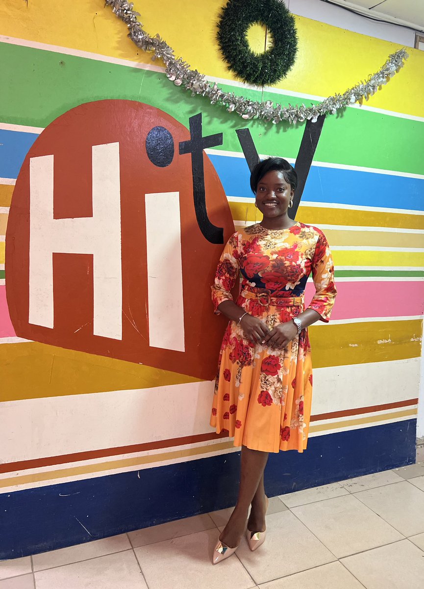 FynSimi's tweet image. We had an amazing time with HiTV Cameroon, to talk about our role as youth MPs and Senator, and how we empower young African Female Leaders for Nation Building, you can watch the full clip on their Facebook and YouTube page. 
Thank you HITV for having us  ✨
#youthempowerment