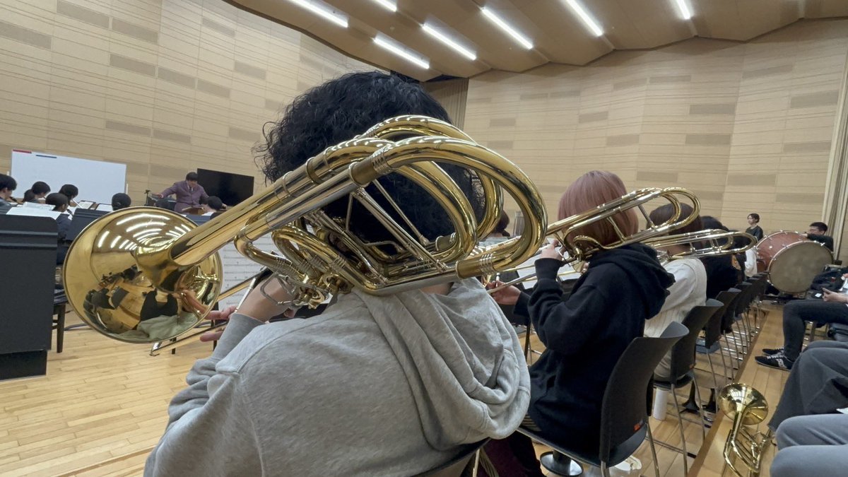 【演奏会のお知らせ】📣✨️

国立音楽大学のサークルである、KUNITACHI WIND ORCHESTRAの演奏会に、研究室メンバーが出演いたします。
是非お越しください❕
チケットはこちらのリンクからお申し込みください🎫

docs.google.com/forms/d/e/1FAI…