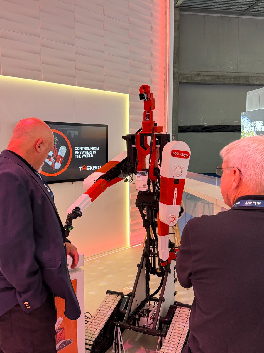 Last week at #MWC25, we released our Global Telecom Outlook FY25. The telecoms industry must reinvent how it creates, delivers and captures value – including strategic investments in #AI and digital infrastructure. Learn more: pwc.to/4kl4Khg