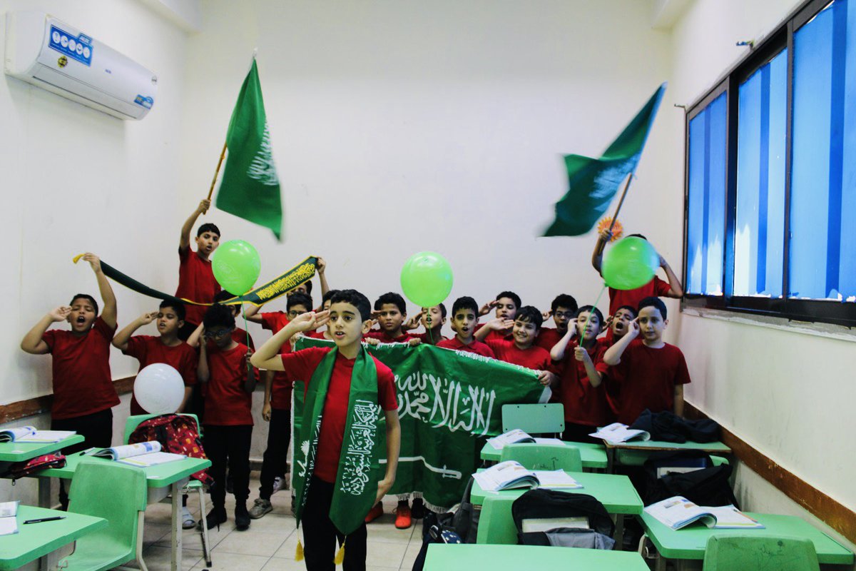 جانب من احتفاء طلابنا  بمناسبة #يوم_العلم 
#تعليم_جدة