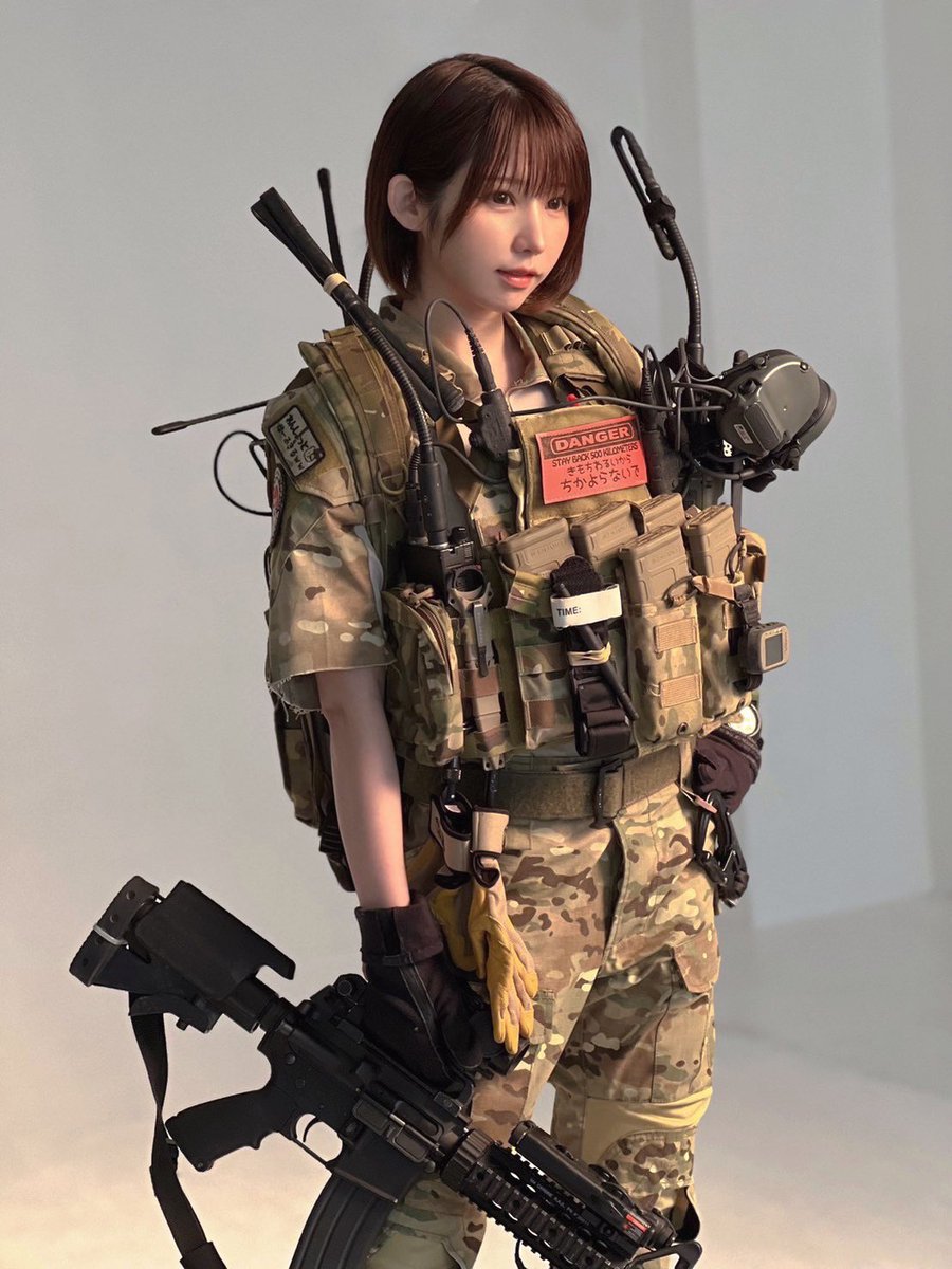 Blueswallowtail's tweet image. 14年前の平成23年3月11日に発生した東日本大震災で仙台市へ一早く復興支援に舞い降りた在日米空軍320th STSにオマージュを込めて、PeaceCombat誌の表紙にてガミーズは1当時のSTS隊員の再現をいたしております。

JKたくてぃくす
さくらがはく🌸

#えなこ
#Danner
#PeaceCombat
#AFSOC
#311東日本大震災