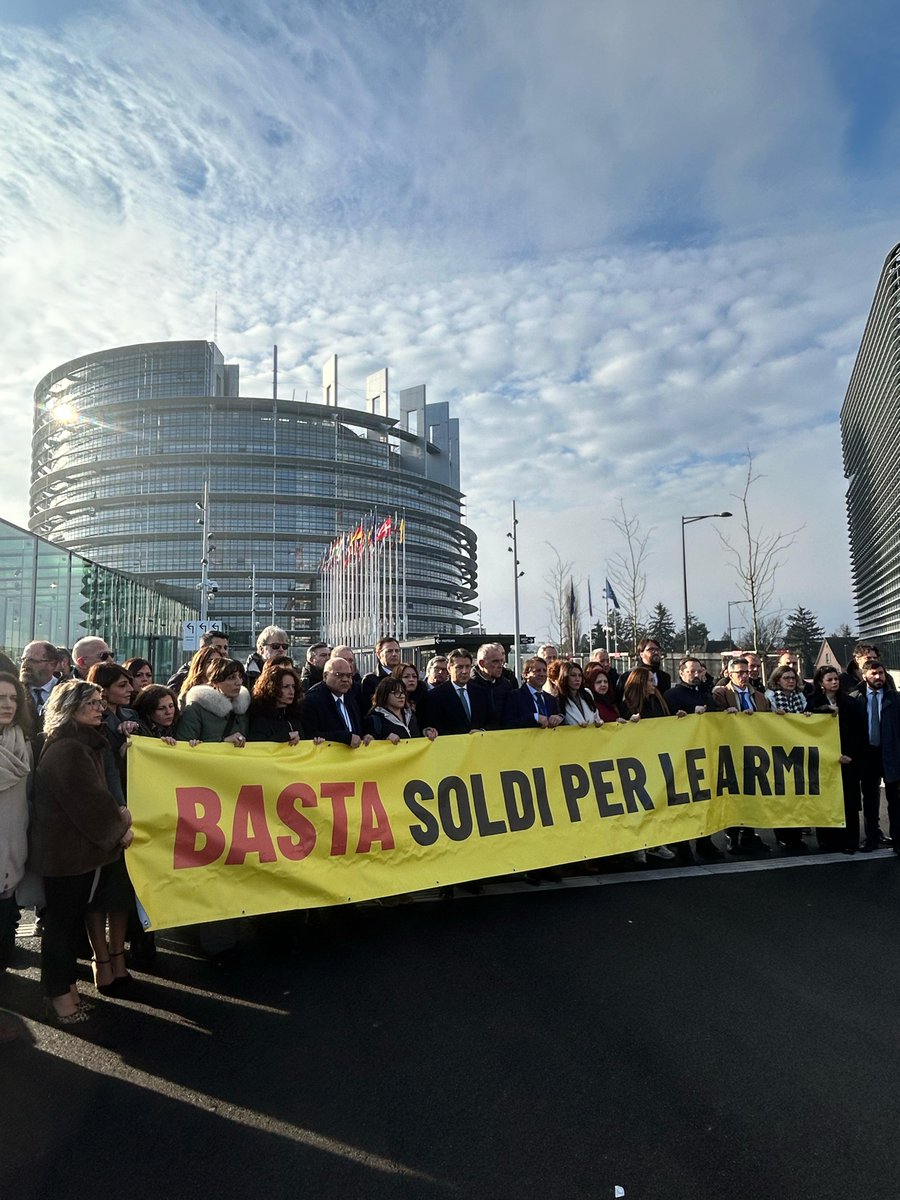 M5S Europa tweet media