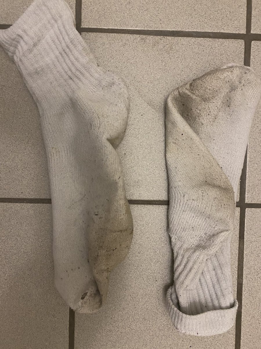 🧦 chaussettes crades portée 10 jours à vendre!! 
#findom #findomfeet #cashmaster #sock