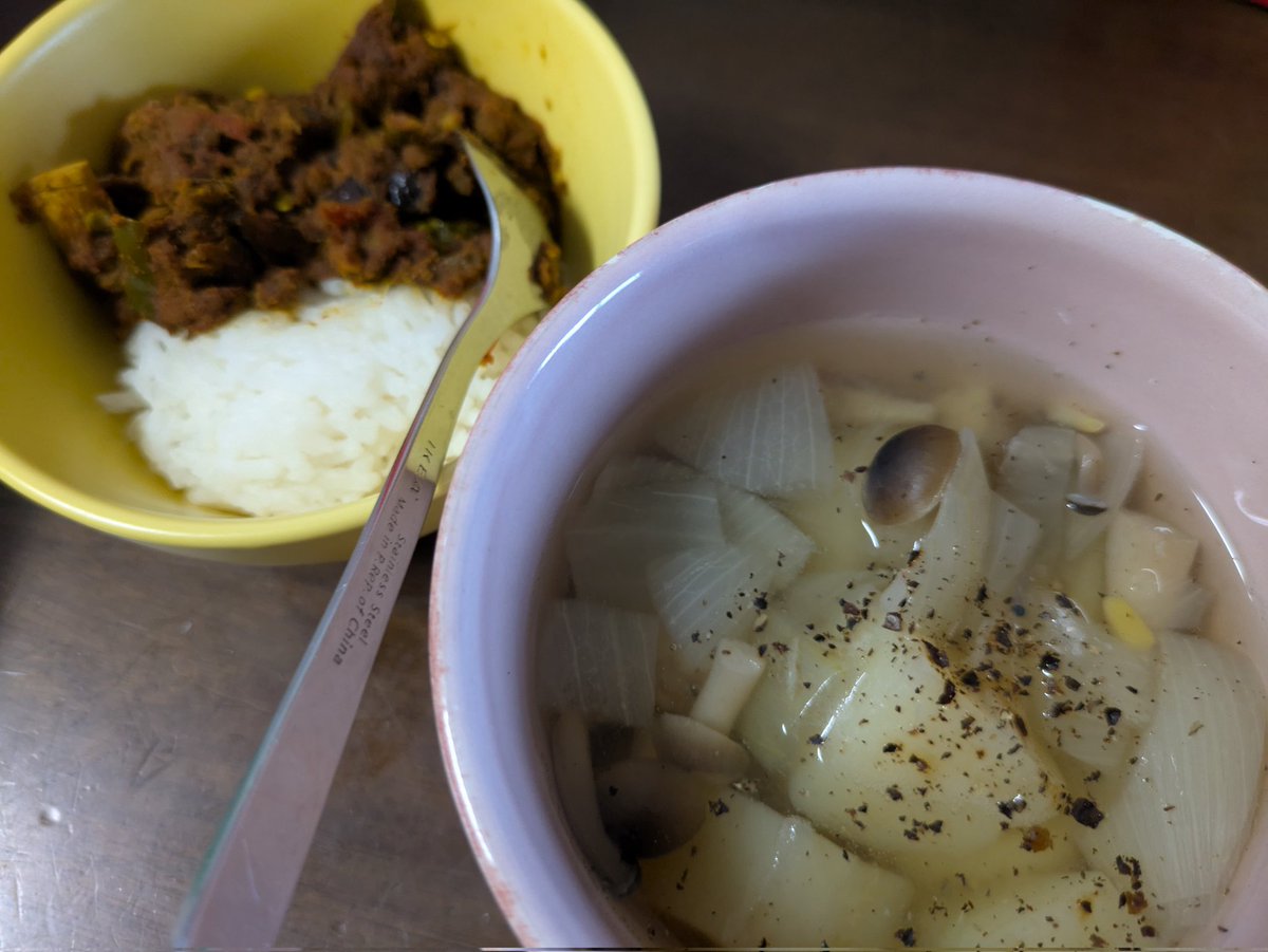 cinamon52688970's tweet image. 無水カレー170日目🍛🍛
半熟具合がいい感じ♥️
#ダイエット垢さんと繋がりたい 
#ダイエットのモチベーション 
#ダイエット一緒に頑張ってくれる人RT 
#ダイエッターさんと繋がりたい 
#ダイエット仲間募集中 
#無水カレー
#ポテト
#じゃがいも
#メークイン
#玄米
#ジャスミン米