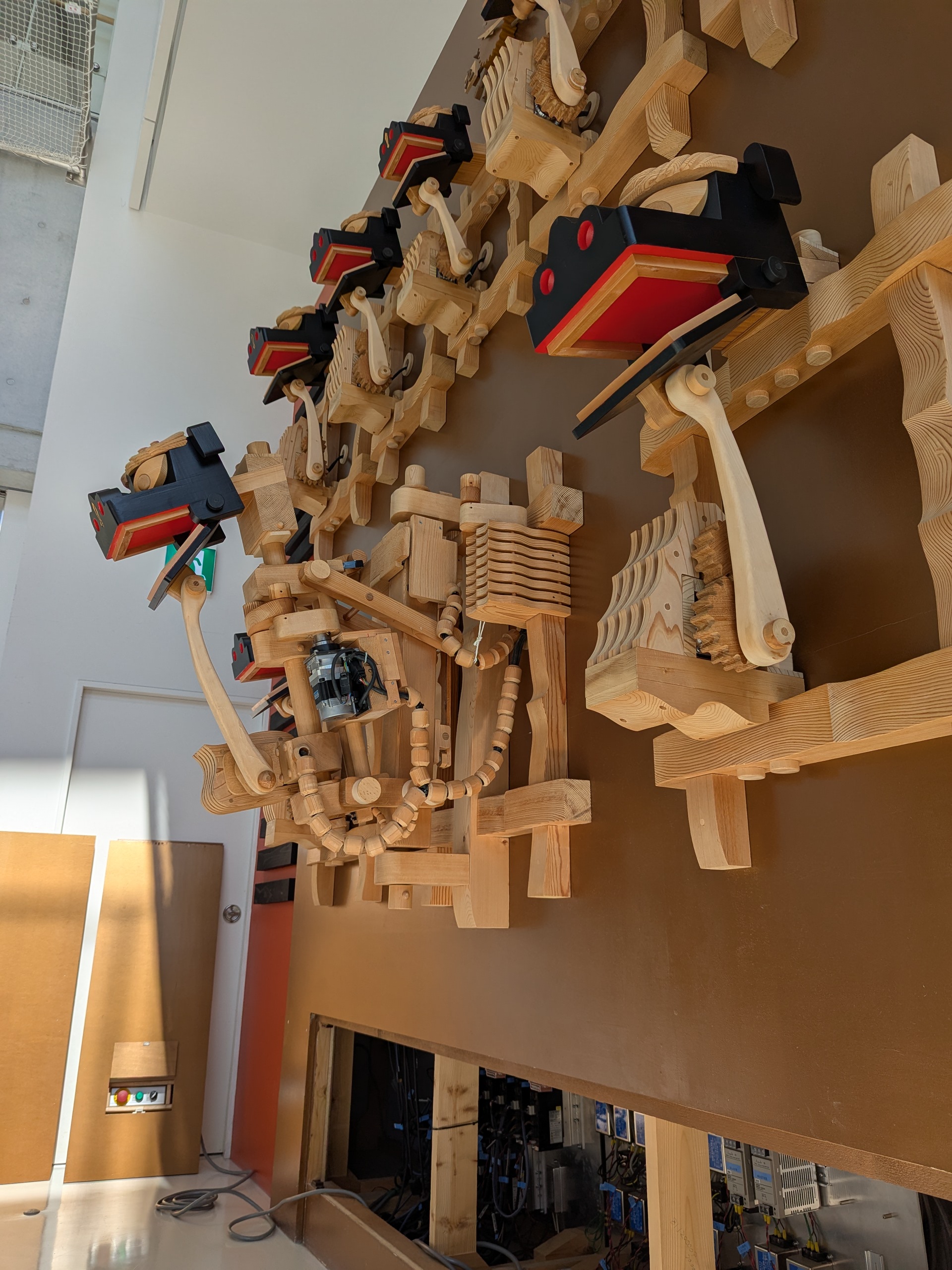 はるみとはるま　トライアングル　木製パネル　1978年　59×89cm はるみとはるま トライアングル 木製パネル 1978年 59×89cm