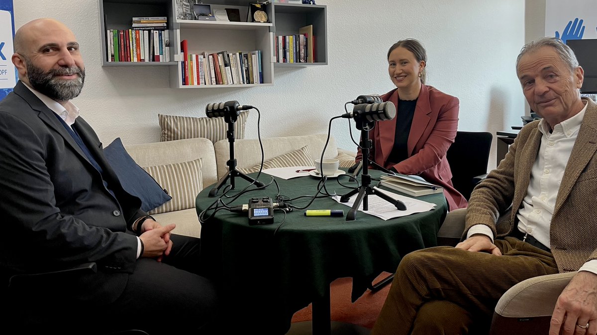 „Das Internet als Brandbeschleuniger des islamistischen Terrors - Warum radikalisieren sich Jugendliche im Netz und werden zu Terroristen?“
podcasts.apple.com/ch/podcast/tim… 
mit <a href="/AhmadMansour__/">Ahmad Mansour</a> : „Wir versuchen, Gegennarrative in den Sozialen Medien zu schaffen, um schneller zu sein als