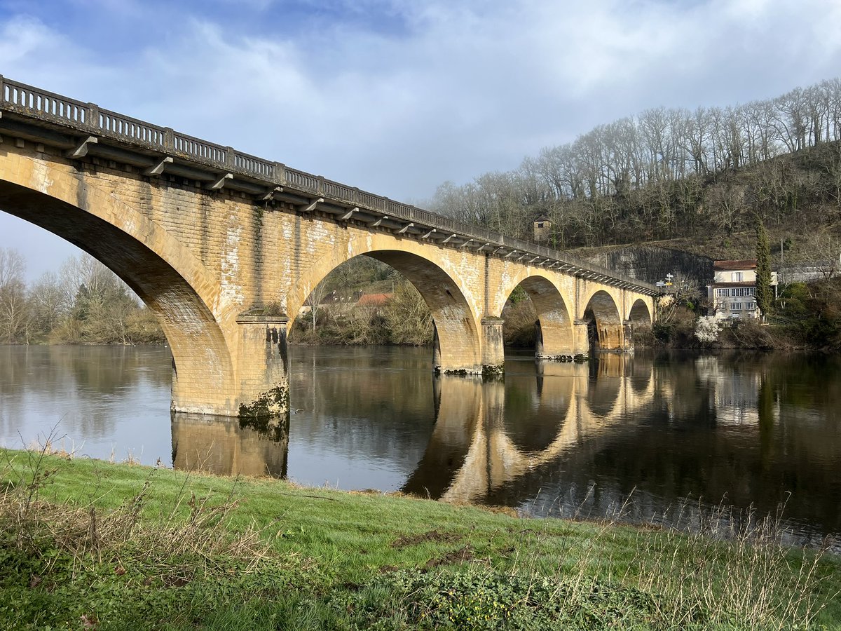 Le pont de Vicq est ré-ouvert à la circulation depuis ce matin 9h. La déviation est donc levée.  L’entreprise a terminé ses investigations dans un délai plus court que prévu.